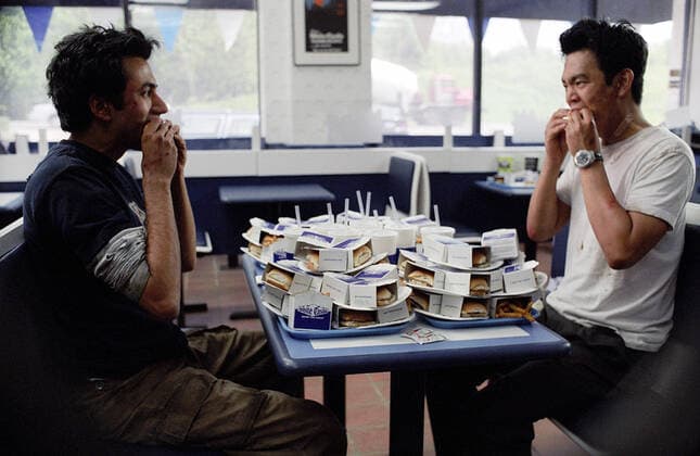 HAROLD AND KUMAR GO TO WHITE CASTLE, Kal Penn, John Cho, 2004, (c) New Line courtesy Everett Collection New Line Cinema Courtesy Everett Collection !ACHTUNG AUFNAHMEDATUM GESCHÃ„TZT! PUBLICATIONXNOTxINxCANxCHNxFRAxITAxJPNxNORxPOLxRUSxESPxUKxUSA Copyright: xNewxLinexCinema CourtesyxEverettxCollectionx MCDHAAN EC029