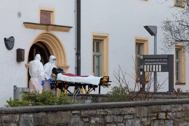 In the St Nikolaus senior citizens home in Würzburg, twelve residents have died of the corona virus in the past few days To prevent the further spread of the disease, the residents who currently tested positive will be separated from the remaining residents in a so-called cohort isolation on Saturday 28 03 20 The action will be carried out with a large contingent of aid and rescue workers Copyright: HMBxMediax xPattyxVarasano