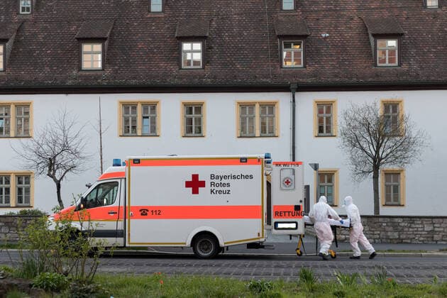 In the St Nikolaus senior citizens home in Würzburg, twelve residents have died of the corona virus in the past few days To prevent the further spread of the disease, the residents who currently tested positive will be separated from the remaining residents in a so-called cohort isolation on Saturday 28 03 20 The action will be carried out with a large contingent of aid and rescue workers Copyright: HMBxMediax xPattyxVarasano