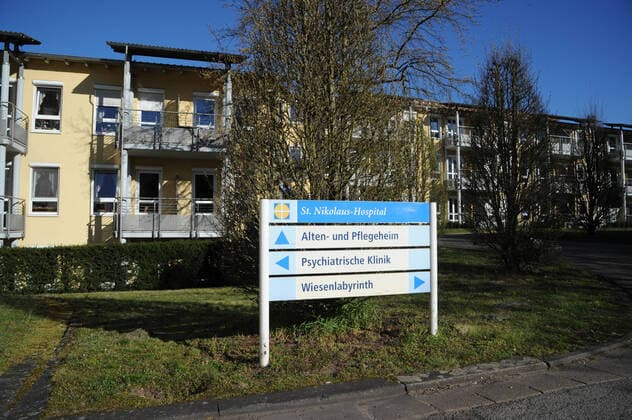 St Nikolaus Hospital in Wallerfangen will be closed to visitors on Monday 30 03 2020 due to corona virus bub