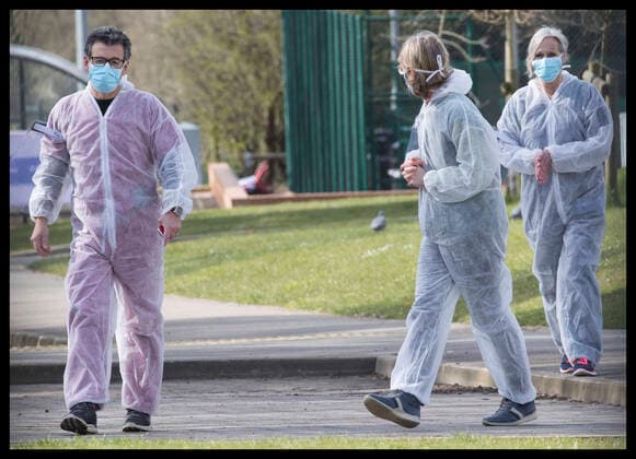 . 30 03 2020. Tonbridge,United Kingdom. NHS staff preparing for the first patients at a drive through Coronavirus testing centre in Tonbridge, United Kingdom, at the start of the second week of the Coronavirus lockdown.  xStephenxLockx xi-Imagesx IIM-20966-0005
