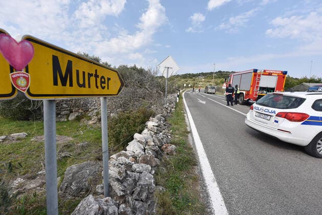 Towns Murter and Betina are under quarantine 30.03.2020., Murter - Quarantine in towns Murter and Betina, police not allowing anyone in or out HrvojexJelavic PIXSELL