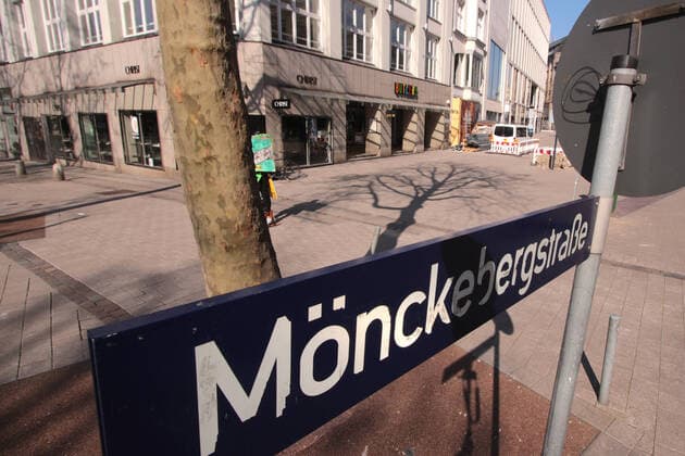 Due to the restrictions imposed by the authorities and the ban on opening shops, the shopping street Mönckebergstraße in Hamburg, which is otherwise always very busy with passers-by, is largely deserted, Germany