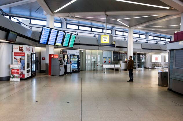 Berlin Tegel Airport remains open despite corona crisis Only 2500 passengers are still handled daily in Tegel and Schoenefeld Despite this, City Airport is to remain open Berlin, 29 03 2020 Foto:xF.xBungertx xFuturexImage