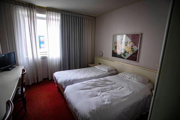 News Bilder des Tages Bergamo Coronavirus - Covid patients arrive from the hospitals at the Hotel Cristal Palace: in the photo the rooms where they will be housed (Foto & xa9;Sergio Agazzi Fotogramma, Bergamo - 2020-03-30) p.s. la foto e utilizzabile nel rispetto del contesto in cui e stata scattata, e senza intento diffamatorio del decoro delle persone rappresentate  Copyright: xFotox& xa9;SergioxAgazzix xFOTOGRAMMAx