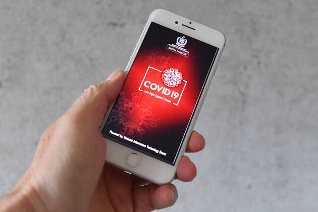 Topic picture Corona App Fight against the pandemic The Corona App must come as quickly as possible In the fight against Corona, the area-wide evaluation of mobile phone data was brought into play in order to identify chains of infection