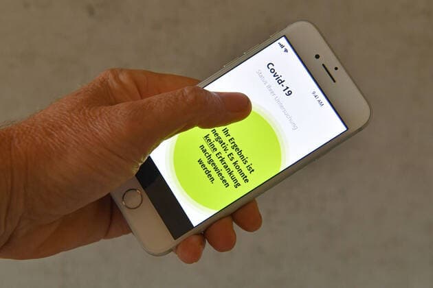 Topic picture Corona App Fight against the pandemic The Corona App must come as quickly as possible In the fight against Corona, the area-wide evaluation of mobile phone data was brought into play in order to identify chains of infection