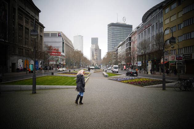 30 03 2020,Berlin,Germany,CEFR,the city in times of the Corona pandemic Tauentzienstraße a woman can be seen