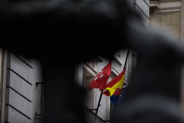 March 30, 2020, Madrid, MADRID, SPAIN: Minute of silence at Madrid for the victims of the Covid-19 during thetennth day after the Government declared the state of alarm in Spain and recommended people to stay at home to fight coronavirus COVID-19 on March 30, 2020 in Madrid, Spain Madrid SPAIN - ZUMAa181 47105868st Copyright: xJoaquinxCorcherox