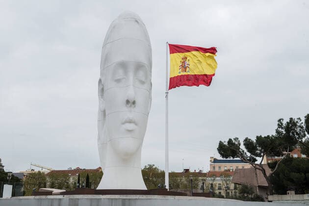 March 30, 2020, Madrid, MADRID, SPAIN: Minute of silence at Madrid for the victims of the Covid-19 during thetennth day after the Government declared the state of alarm in Spain and recommended people to stay at home to fight coronavirus COVID-19 on March 30, 2020 in Madrid, Spain Madrid SPAIN - ZUMAa181 47105919st Copyright: xJoaquinxCorcherox