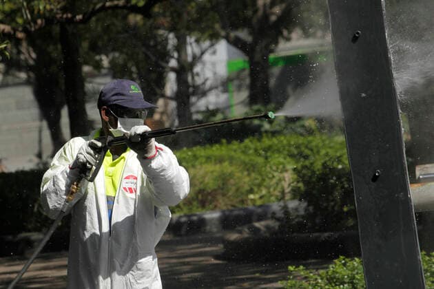 Santiago, 30 March 2020 Sanitation work in Plaza de Armas due to coronavirus emergency Sebastian Cisternas Aton Chile, Santiago Chile Aton 408585  Copyright: SEBASTIANxCISTERNAS ATONxCHILE.