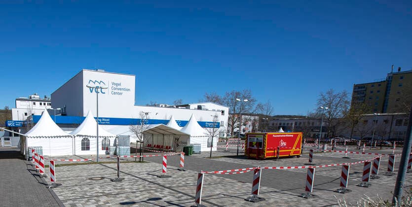 Wuerzburg, VCC, 30 03 2020, Corona test tracks are being upgraded Figure Two corona test tracks are being set up at the VCC and function as Drive In The entire test process therefore runs through the open car window Copyright: HMBxMediax xHeikoxBecker