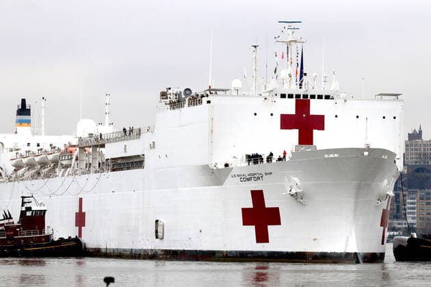 March 30, 2020, New York City, New York, US: The one-thousand-bed USNS COMFORT naval hospital ship arrived in New York City on 30 March 2020, in support of the COVID-19 fight, to relive pressure on the medical system of the city. The floating hospital will treat non coronavirus patients. New York City US - ZUMAl135 20200330_zap_l135_011 Copyright: xG.xRonaldxLopezx