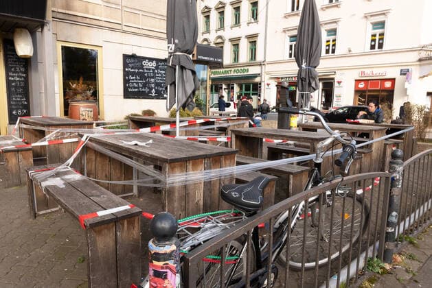 GER Dresden Corona Crisis in the new town of Dresden many shops and bars are closed or only open for a limited time and visitors have to keep their distance here the former Kaestnercafe today a Vietnamese bistro 30 03 20 300320 ddbd