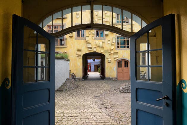 GER Dresden Corona Crisis in Dresdner Neustadt many shops and pubs are closed or only open for a limited time and visitors have to keep their distance here the empty Kunsthofpassage 30 03 20 300320 ddbd