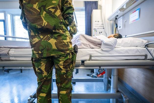 2020-03-30 13:37:27 Doctors and nurses from Defense receive internal training at the Gelderse Vallei Hospital in Ede, The Netherlands, 30 March 2020, so that they can work in the intensive care and emergency departments. Gelderse Vallei appealed to military aid after a decision was made to drastically increase the number of IC beds as the number of people infected with the corona virus in the region is increasing rapidly. ANP JEROEN JUMELET  Copyright: xANPxJEROENxJUMELETx x409134261x
