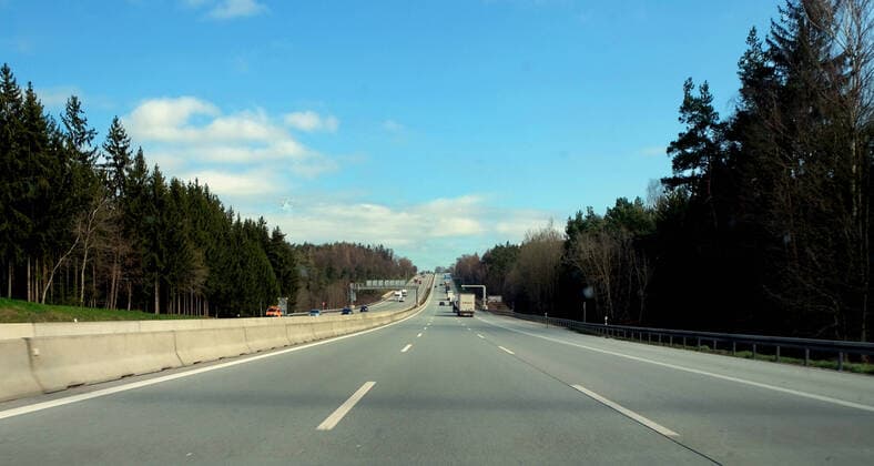 30 03 2020, DEU The only advantage of the corona pandemic Empty motorways The A 9 motorway between Munich and Frankfurt