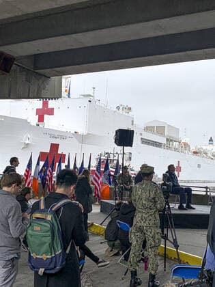 March 30, 2020, Nova York, EUA: (NEW) Covid-19: Mayor Bill de Blasio during USNS Comfort shipoÂ¢Ã¢öÂ¬Ã¢Â¢s arrival at New York harbor.March 30,2020,New York,USA:The Mayor of New York City,Bill de Blasio speaks during USNS Comfort shipoÂ¢Ã¢öÂ¬Ã¢Â¢s arrival at New York harbor at 90 pier in New York this Monday morning, 30. The USNS Comfort has capacity to assist 1000 patients and arrived to help fight the new coronavirus pandemic (COVID-19).There is lots of movement at the site...Credit: Thenews2 Nova York - ZUMAn293 20200330_znp_n293_009 Copyright: xNiyixFotex
