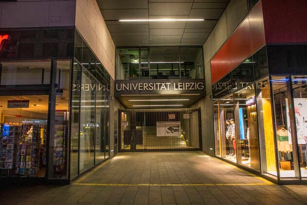 Due to the current general decree for protection against the corona virus, Leipzig has become a ghost town Only a few people go out onto the streets late in the evening Where otherwise highly frequented bars are open, there is a yawning emptiness