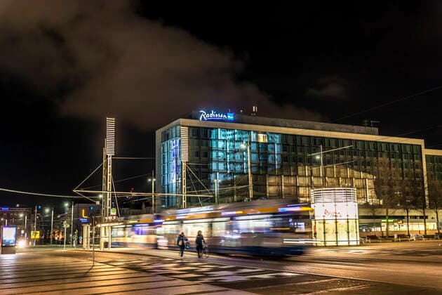 Due to the current general decree for protection against the corona virus, Leipzig has become a ghost town Only a few people go out onto the streets late in the evening Where otherwise highly frequented bars are open, there is a yawning emptiness