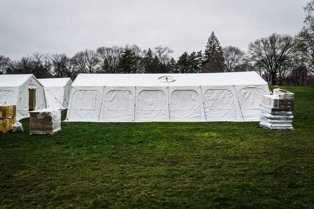NYC: Central Park Makeshift Hospital Samaritan s Purse an Evangelical Christian humanitarian relief organization setup a makeshift hospital respiratory care unit in Central Park for Covid-19 patients. New York City New York United States Copyright: StevexSanchez