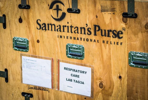 NYC: Central Park Makeshift Hospital Samaritan s Purse an Evangelical Christian humanitarian relief organization setup a makeshift hospital respiratory care unit in Central Park for Covid-19 patients. New York City New York United States Copyright: StevexSanchez