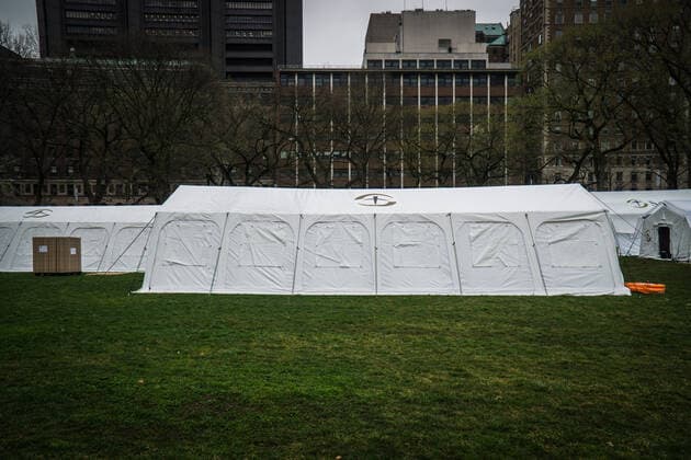 NYC: Central Park Makeshift Hospital Samaritan s Purse an Evangelical Christian humanitarian relief organization setup a makeshift hospital respiratory care unit in Central Park for Covid-19 patients. New York City New York United States Copyright: StevexSanchez