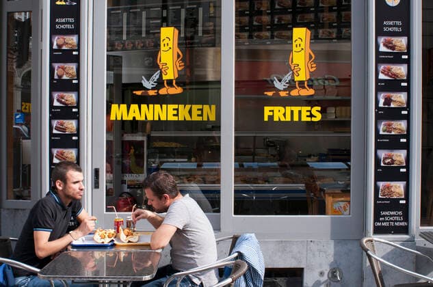 Typical Belgium fast food, French Fries restaurant, Belgium frites, Brussels, Belgium, Manneken Pis Logo Belgium Copyright: xSergixReboredox xVWPicsx SREB-BV1884