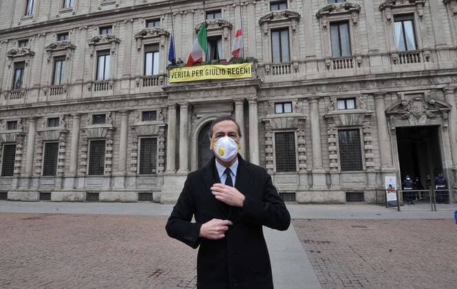 foto ipp giorgio rossi- Milano 31 03 2020- emergenza coronavirus - palazzo marino sede comune di Milano - un minuto di silenzio con le bandiere a mezz asta asta con sindaco Giuseppe Sala emergenza coronavirus - palazzo  0