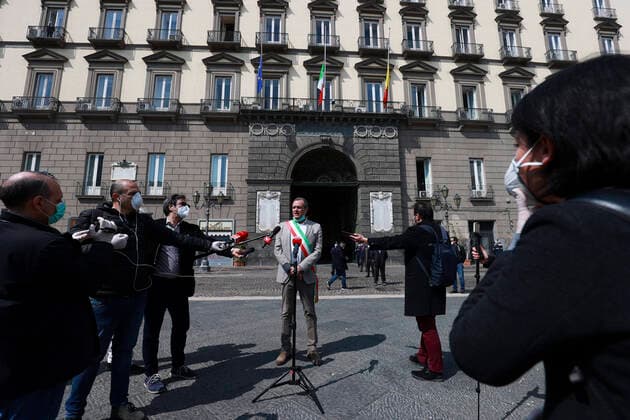Naples 30-03-2020 Coronavirus emergency (COVID-19) Palazzo San Giacomo seat of the municipality of Naples, minute of silence for the Coronavirus victims in the photo the Mayor Luigi De Magistris and flags at half mast (Newfotosud Alessandro Garofalo) (napolipress Fotogramma, Naples - 2020-03-31) p.s. la foto e utilizzabile nel rispetto del contesto in cui e stata scattata, e senza intento diffamatorio del decoro delle persone rappresentate  Copyright: xnapolipressx xFOTOGRAMMAx
