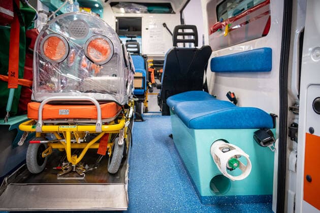 Milan - Oxygen cylinders for the treatment of Covid-19 patients. Emergency cylinder in an ambulance (Marco Passaro Fotogramma, Milan - 2020-03-31) p.s. la foto e utilizzabile nel rispetto del contesto in cui e stata scattata, e senza intento diffamatorio del decoro delle persone rappresentate  Copyright: xMarcoxPassarox xFOTOGRAMMAx