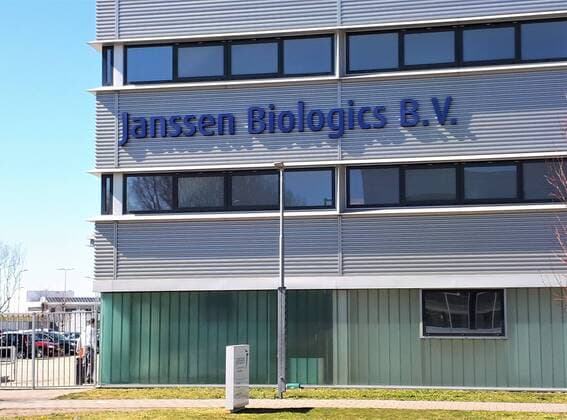 31-03-2020 Exterior of Janssen Biologics B.V. initiate. Janssen Biologics B.V. makes, acquires and markets unique biopharmaceutical drugs. To prevent a potential pandemic, Johnson & Johnson initiated a project to develop a preventive coronavirus vaccine, Covid19, to potentially protect people from the disease. In doing so, they build on their leadership position in the development of monoclonal antibodies. Antibodies are substances that the body produces in response to bacteria, viruses or other foreign substances. Janssen Biologics innovative products focus on three main disease categories: cardiovascular and immunological disorders and cancer.  Copyright: xPPEx