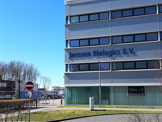 31-03-2020 Exterior of Janssen Biologics B.V. initiate. Janssen Biologics B.V. makes, acquires and markets unique biopharmaceutical drugs. To prevent a potential pandemic, Johnson & Johnson initiated a project to develop a preventive coronavirus vaccine, Covid19, to potentially protect people from the disease. In doing so, they build on their leadership position in the development of monoclonal antibodies. Antibodies are substances that the body produces in response to bacteria, viruses or other foreign substances. Janssen Biologics innovative products focus on three main disease categories: cardiovascular and immunological disorders and cancer.  Copyright: xPPEx