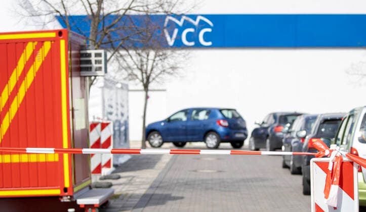 Wuerzburg, VCC, 31 03 2020, Corona test tracks as Drive In in operation Picture The new Corona Drive In test track is in operation Copyright: HMBxMediax xHeikoxBecker