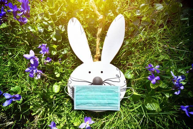 PHOTOMONTAGE, Easter decoration with face mask, Easter and Corona crisis ** NUR FUER REDAKTIONELLE ZWECKE ** EDITORIAL USE ONLY **