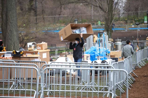 March 31, 2020, New York, New York, United States: Samaritan s Purse Hospital is setting up a 68-bed field hospital and a special respiratory treatment unit in Central Park, opposite Mount Sinai hospital, on 5th Avenue, between 98th and 100th streets in New York City in the United States on this Tuesday, 31. The hospital is part of the fight against the Coronavirus pandemic, COVID-19. The scholarship for The President of the Samaritan is Franklin Graham, son of the famous American preacher Billy Graham. They also helped set up a makeshift hospital, a unit similar to Cremona in Italy, a week ago. New York United States - ZUMAc233 47108669st Copyright: xVanessaxCarvalhox