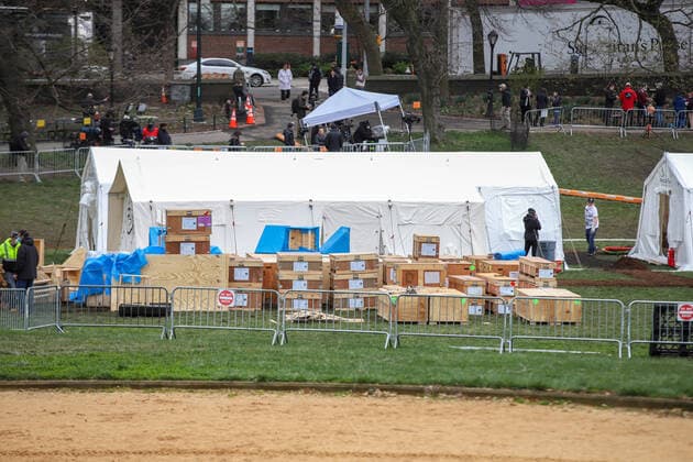 March 31, 2020, New York, New York, United States: Samaritan s Purse Hospital is setting up a 68-bed field hospital and a special respiratory treatment unit in Central Park, opposite Mount Sinai hospital, on 5th Avenue, between 98th and 100th streets in New York City in the United States on this Tuesday, 31. The hospital is part of the fight against the Coronavirus pandemic, COVID-19. The scholarship for The President of the Samaritan is Franklin Graham, son of the famous American preacher Billy Graham. They also helped set up a makeshift hospital, a unit similar to Cremona in Italy, a week ago. New York United States - ZUMAc233 47108674st Copyright: xVanessaxCarvalhox