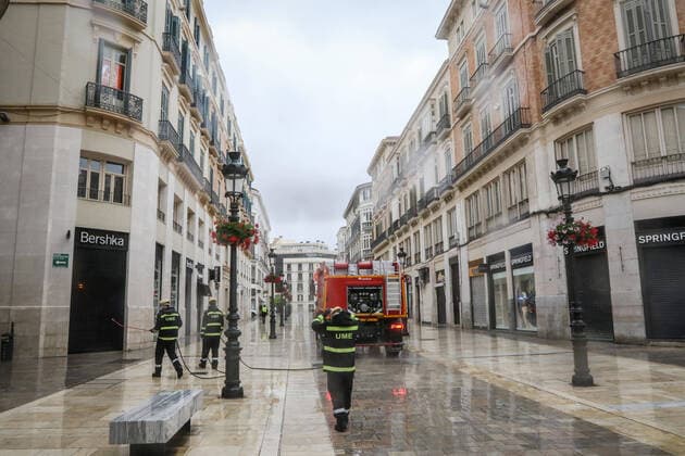 March 31, 2020: March 31, 2020 (Malaga) The Military Emergency Unit has begun disinfecting tasks in the historic center of the capital of Malaga due to the state of Alarm by the coronavirus. - ZUMAc161 20200331_zap_c161_002 Copyright: xLorenzoxCarnerox