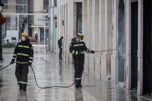 March 31, 2020: March 31, 2020 (Malaga) The Military Emergency Unit has begun disinfecting tasks in the historic center of the capital of Malaga due to the state of Alarm by the coronavirus. - ZUMAc161 20200331_zap_c161_004 Copyright: xLorenzoxCarnerox