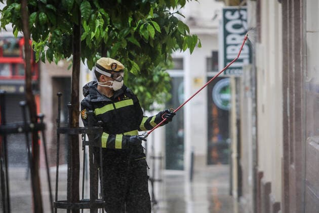 March 31, 2020: March 31, 2020 (Malaga) The Military Emergency Unit has begun disinfecting tasks in the historic center of the capital of Malaga due to the state of Alarm by the coronavirus. - ZUMAc161 20200331_zap_c161_012 Copyright: xLorenzoxCarnerox