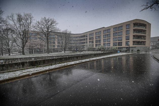 30 03 20 , Wolfsburg hospital closed completely for new patients and visitors due to many corona cases, All patients and doctors and nursing staff are tested