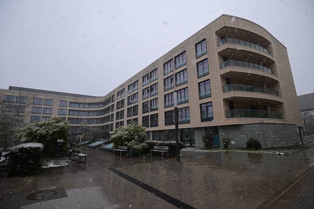 30 03 20 , Wolfsburg hospital closed completely for new patients and visitors due to many corona cases, All patients and doctors and nursing staff are tested