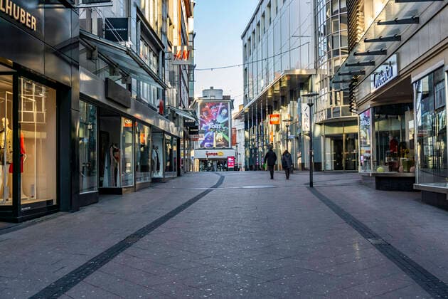 Deserted city centre, pedestrian zone, Limbecker Strasse, effects of the corona crisis in Germany, Essen,