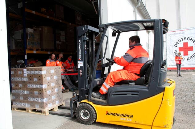 Reception of a large donation of hand disinfectants from Beiersdorf AG to the Free State of Saxony at DRK Logistik HUB Sachsen GmbH Dresden, 31 03 2020 Foto:xM.xWehnertx xFuturexImage