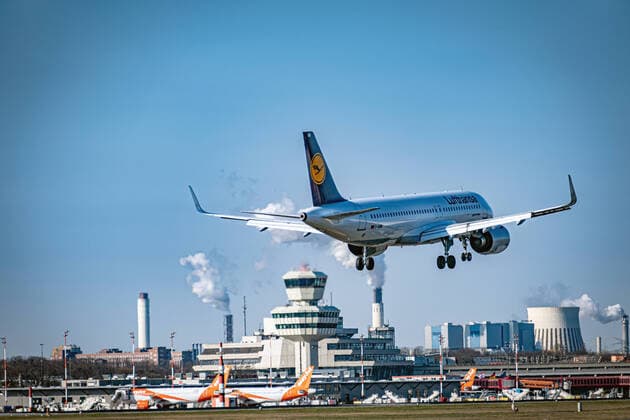 Berlin Reinickendorf OT Tegel, Airport Berlin Tegel TXL, arrival Lufthansa from Frankfurt 10 am on 01 04 2020 Berlin