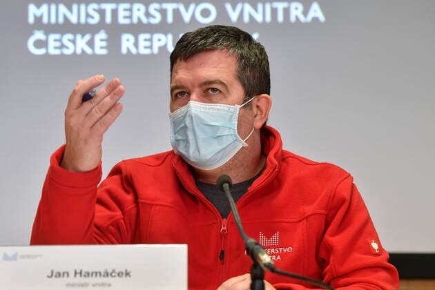 Interior Minister Jan Hamacek (Social Democrats, CSSD), who heads the Central Crisis Staff, told that speed tests will be used for the testing in Prague, Czech Republic, Prague, April 1, 2020. This type of test may not reveal the infection, however, since they detect antibodies that may not have had enough time to develop since the tested individual was infected. (CTKxPhoto VitxSimanek) CTKPhotoP202004010537901 VIS 005