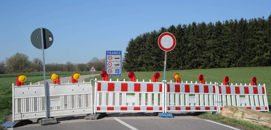 The Bisten border crossing in the direction of Merten will be closed on Wednesday 01 04 2020 A passage between Germany and France is no longer permitted for vehicles bub