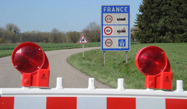 The Bisten border crossing in the direction of Merten will be closed on Wednesday 01 04 2020 A passage between Germany and France is no longer permitted for vehicles bub