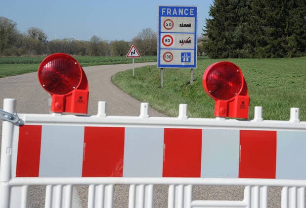 The Bisten border crossing in the direction of Merten will be closed on Wednesday 01 04 2020 A passage between Germany and France is no longer permitted for vehicles bub
