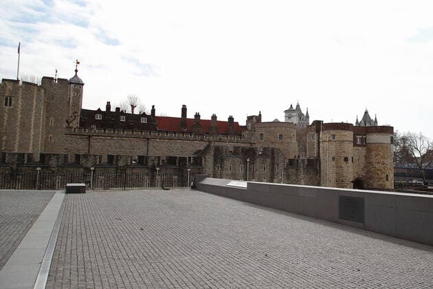 A general view outside the Tower of London which is closed to the public due to the coronavirus. ( Mitchell Gunn Espa-Images) London USA - ZUMAcs12 47109579st Copyright: xESPAxPhotoxAgencyx